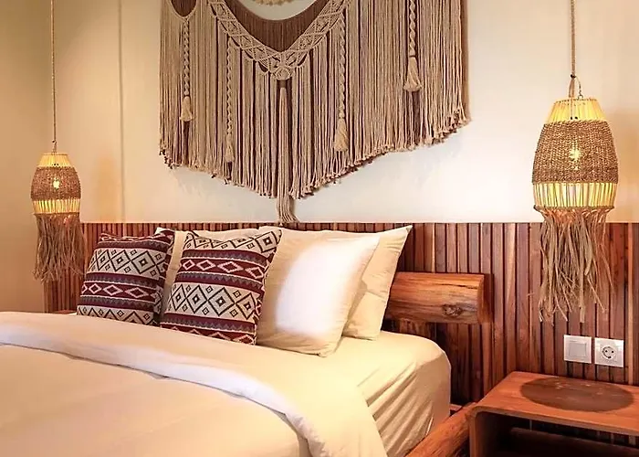 Ayunan Amed Otel